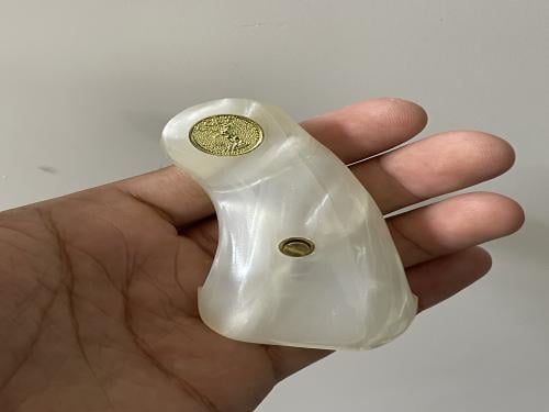 مقبض كولت شورت ديتاكتيف شعار ذهبي