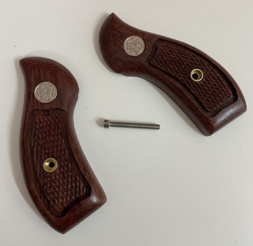 مقبض سمث خشب روز ، لون غامق ختم فضي جديد