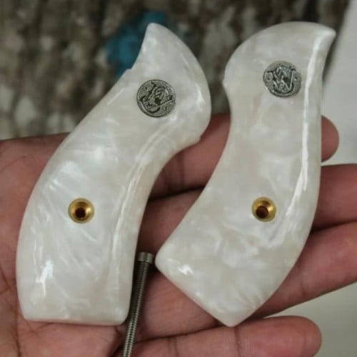 مقبض سمث سراميك ابيض ختم فضي (قد يختلف النقش قليلا...