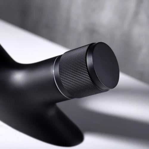 خلاط مغسلة مودرن بتصميم شلال فاخر نحاس متوفر بلوني...