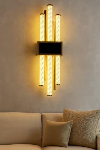 أبليك جداري فاخر بإضاءة أصفر كريمي – تصميم مودرن ب...