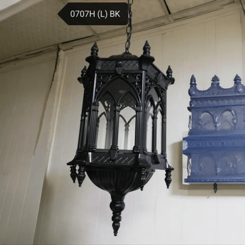 فانوس علاقي مداخل خارجي متوفر بلونين