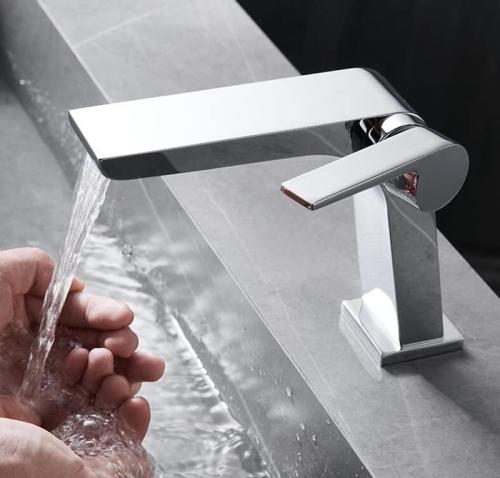 خلاط مغسلة شلال مودرن فاخر - لون فضي لامع