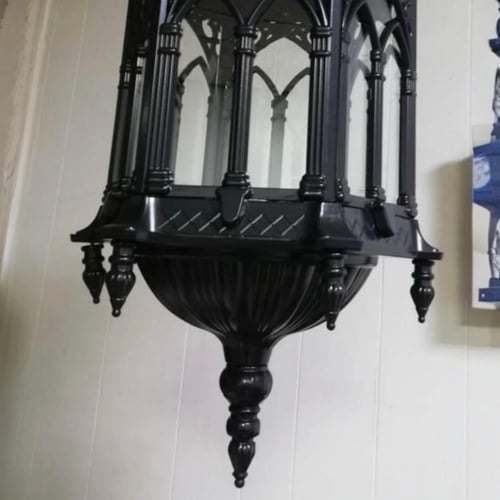 فانوس علاقي مداخل خارجي متوفر بلونين