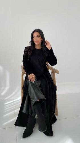 عبايه فيونكات مخمل