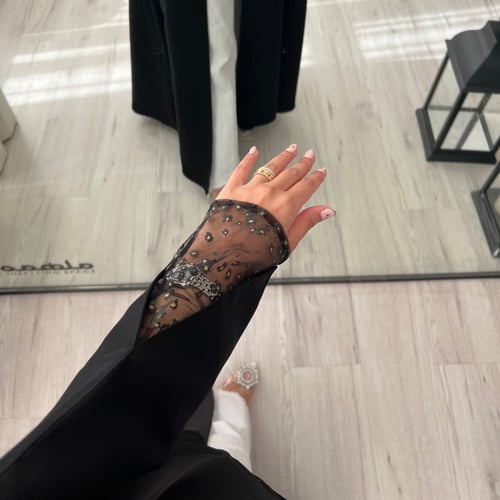 عبايه باكمام تل ورد