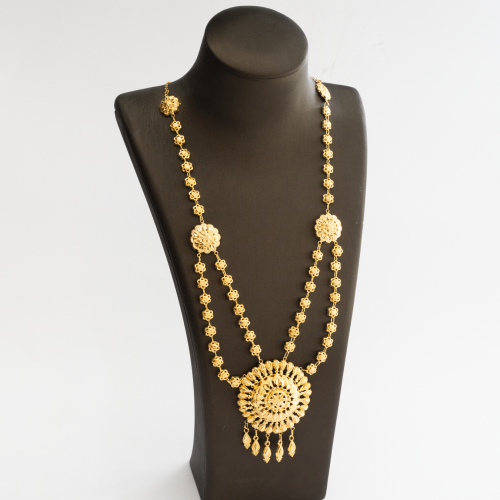 عقد ذهب عيار 21