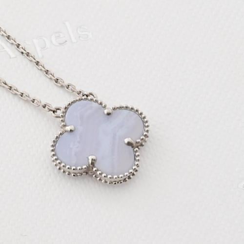 عقد الوردة ذهب عيار 18