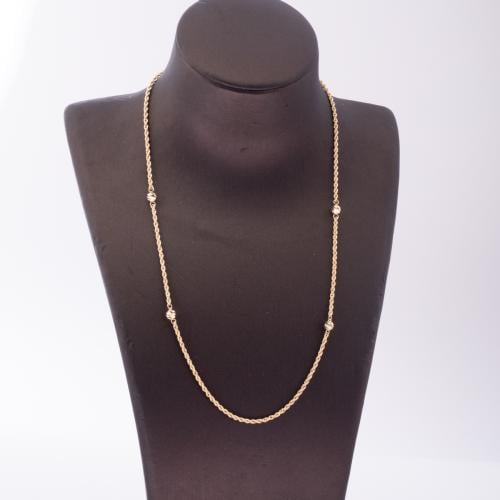 عقد ذهب عيار 18