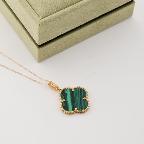 عقد الوردة ذهب عيار 18