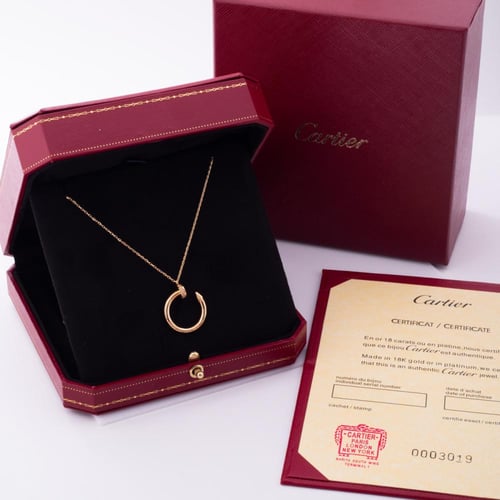 عقد ذهب عيار 18