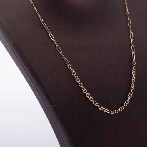 عقد ذهب عيار 18