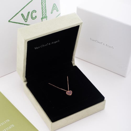 عقد القلب الحجر الطبيعي سوبر ماستر ذهب عيار 18