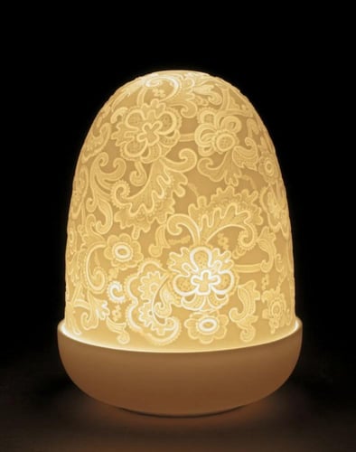 لادرو مصباح طاولة بقبة دانتيل