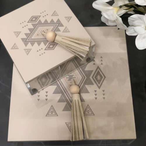 صندوق بغطاء حجم كبير