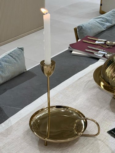 صينيه دائريه ذهبيه بقاعدة شمع