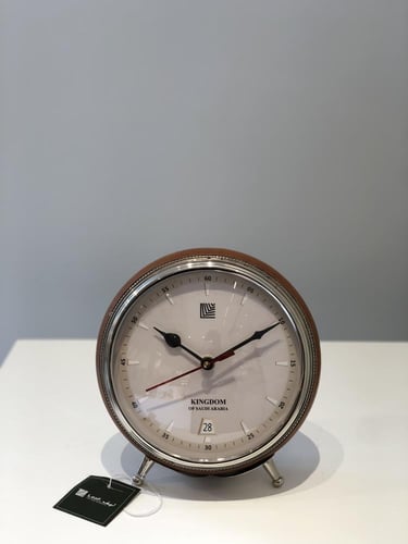 ساعه مكتبيه بحزام بني جلد