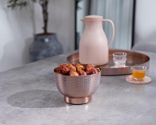 وعاء تقديم نحاسي