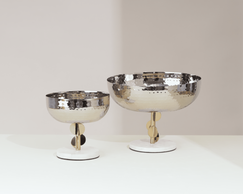 وعاء فضي وذهبي بقاعده رخام صغير