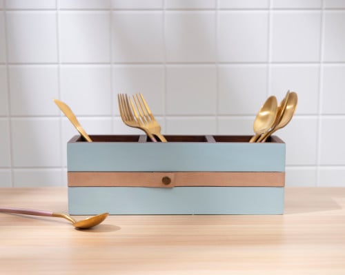 حامل أدوات المائدة الفريد