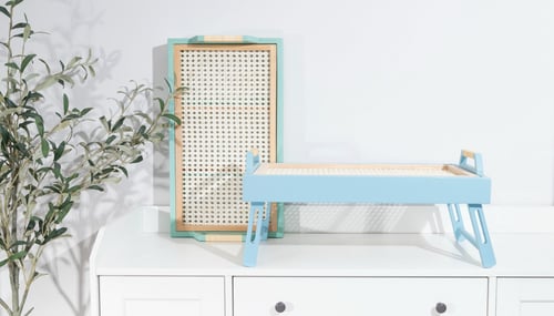 صينية بحامل قابل للطي