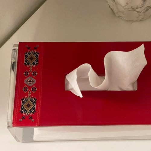 حامل مناديل احمر