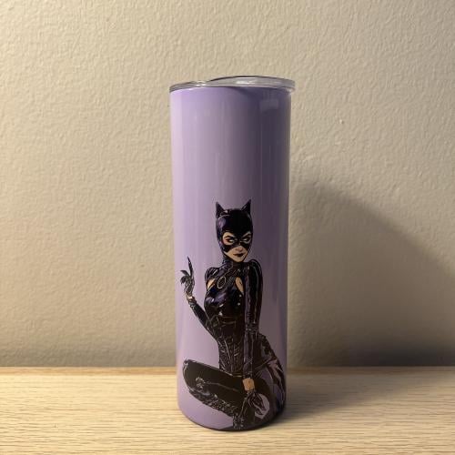 مق كات ومن W