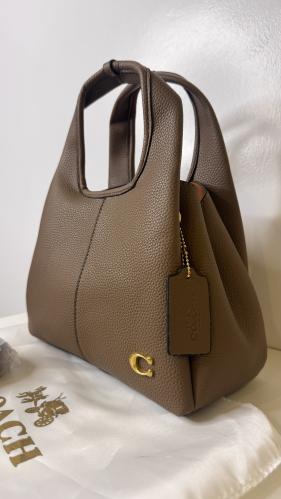 كوتش لانا كاكي