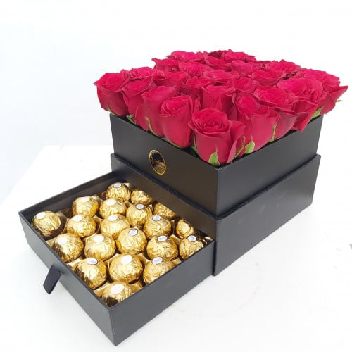 بوكس ورد أحمر مع شوكولاته هيريرو روشيه