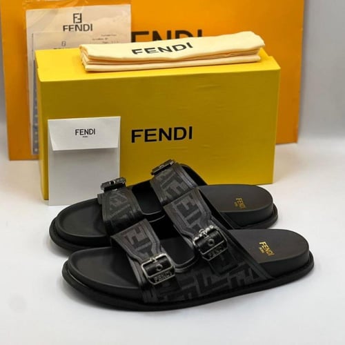 صندل FENDI اسود