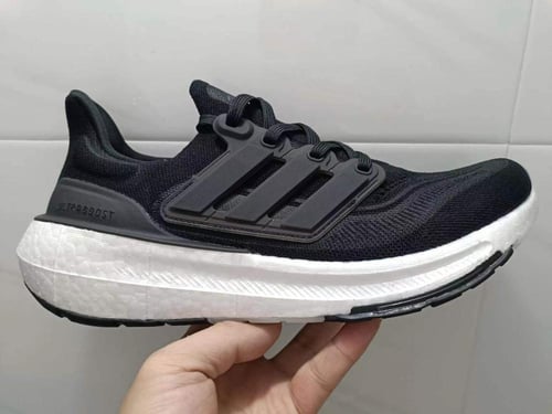 حذاء الترا بوست Addias Ultra boost 23