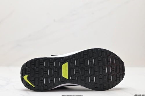 حذاء نايك زوم اكس Nike React x