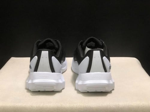 alo yoga runner Black/white