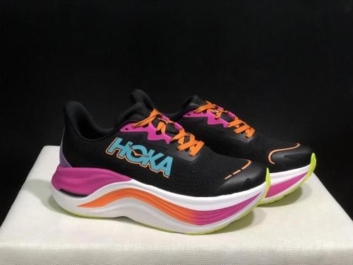 حذاء سنيكرز HOKA One One SKYWARD X