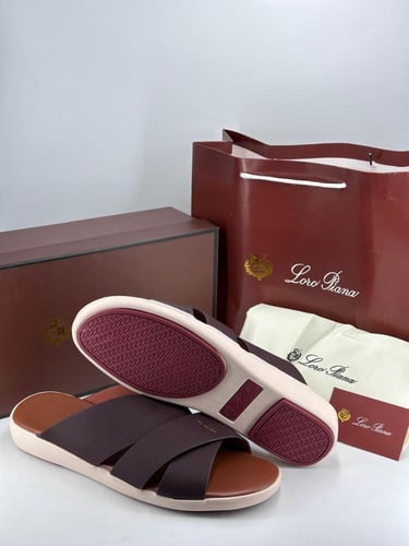 صندل "Palm" من لورو بيانا بني غامق