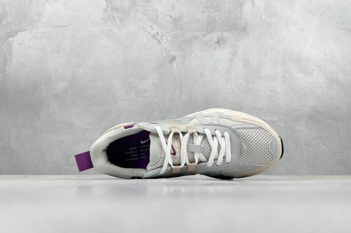 Nike V2K Run Prm "Light Bone" sneakers