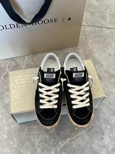 حذاء جولدن جوس Golden Goose