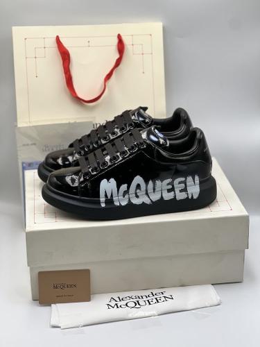 سنيكر اليكسندر ماكوين - أسود