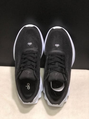 alo yoga runner Black/white