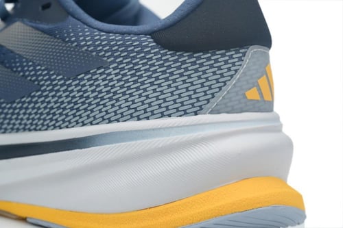 حذاء الترا بوست super nova