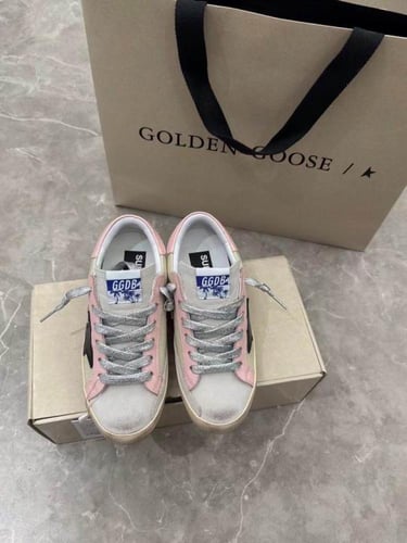 حذاء جولدن جوس Golden Goose