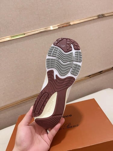 نيوبالانس Loro Piana