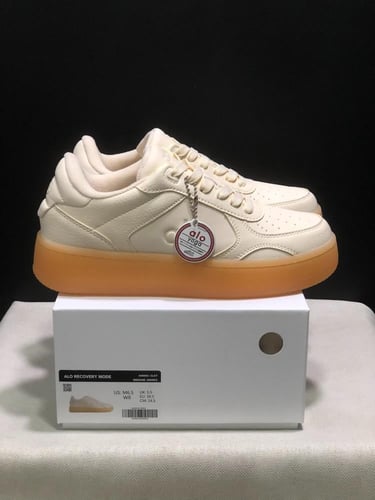 ALO Recovery Mode Sneaker Clay
