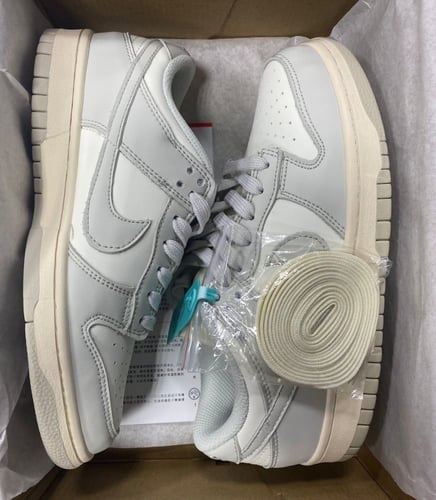 Nike dunk low “light bone