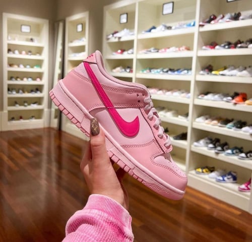Nike Dunk Low Triple pink