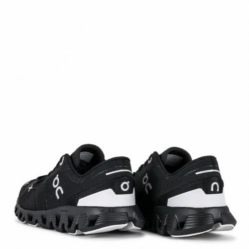 Cloud X 3 Sneaker in Black