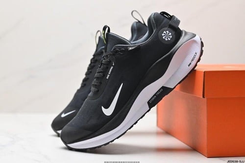 حذاء نايك زوم اكس Nike React x
