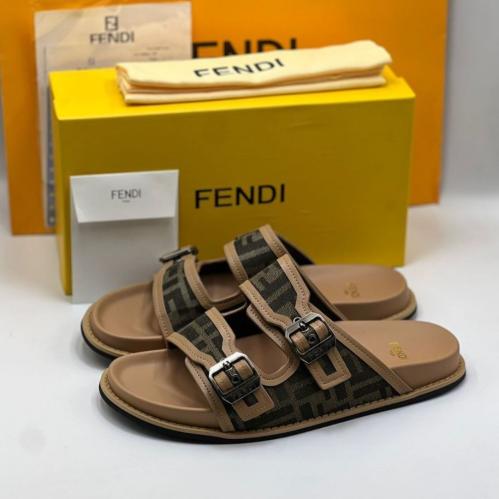 صندل FENDI اسود