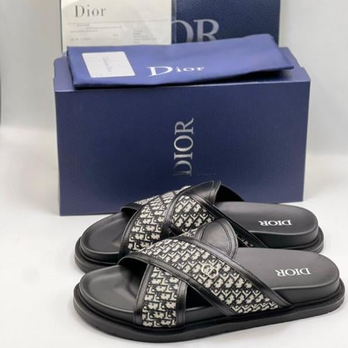 صندل Dior اسود علامة CD