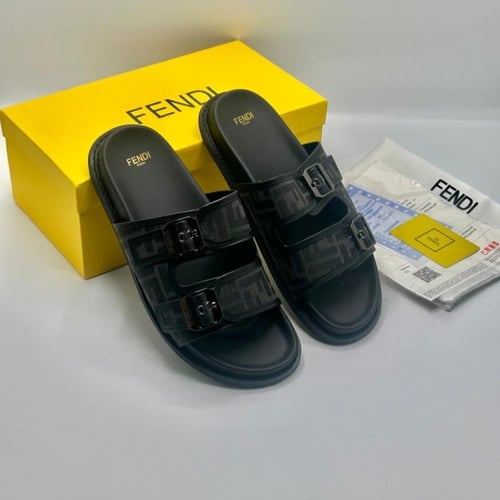 صندل FENDI اسود
